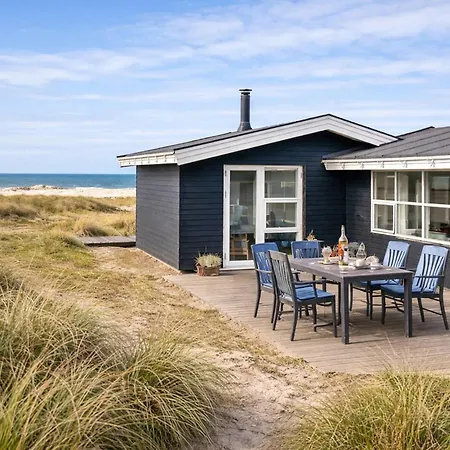 度假居 Front In With House Sea View *